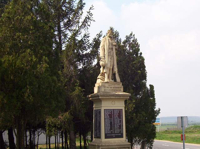 I. Világháborús emlékmű. Fertőszentmiklós, Magyarország. Az elesett magyar katonák emlékére állították.