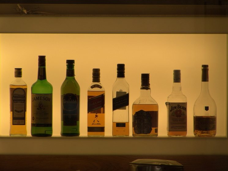 Egyre több fiatal dohányzik, iszik alkoholt és fogyaszt drogokat