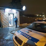 Budapest, 2014. március 8. Helyszínelők dolgoznak egy nemzeti dohányboltnál a II. kerületi Ferenchegyi úton, amelyet kirabolt egy fegyveres 2014. március 8-án hajnalban. MTI Fotó: Lakatos Péter