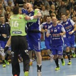 A Szeged játékosai ünnepelnek a lefújás után a férfi kézilabda EHF Kupa negyeddöntőjének Pick Szeged - Sporting CP visszavágó mérkőzése végén Szegeden 2014. április 27-én. A Szeged 28-22-re legyőzte a portugál együttest, és ezzel bejutott a május 17-18-i, berlini négyes döntőbe. MTI Fotó: Kovács Anikó