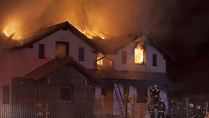 Telki: családi ház égett le