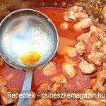 Csirkepörkölt bográcsban recept a Csibészke magazinban