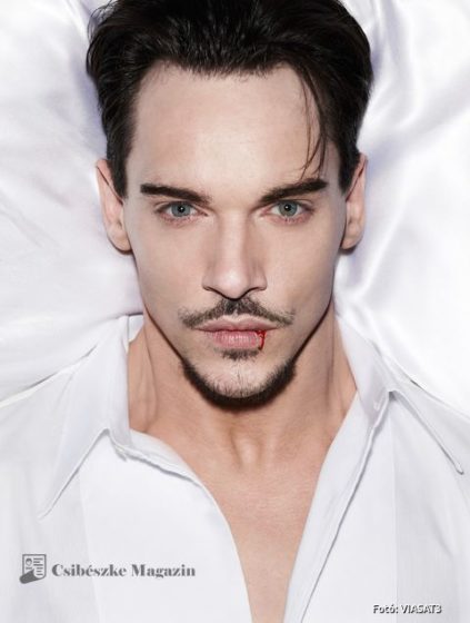 Jonathan Rhys Meyers - VIII. Henrik után Drakula szerepében Jonathan Rhys Meyers (Dracula/Alexander)